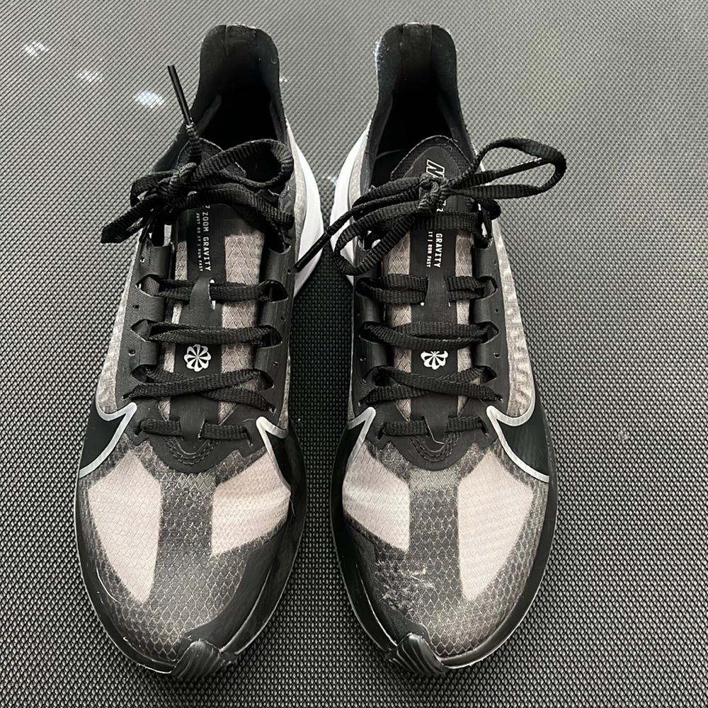 Nike Zoom Gravity running shoes